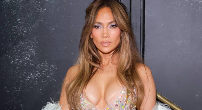 Jennifer Lopez 18 éves ikrei már rajta is túl nőttek: friss fotókon Max és Oskar