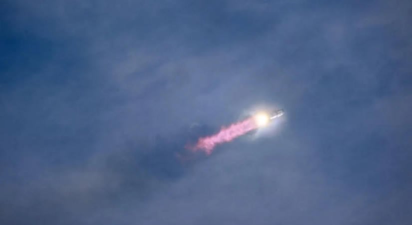 Történelmi siker SpaceX-nél: először állt Föld körüli pályára a Starship, de hamarabb tér vissza a Földre