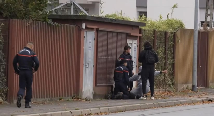 Gépfegyveres támadás történt két francia településen