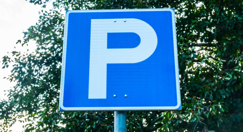 Szabálytalan parkolás? Ezekben a különleges esetekben is megbüntethetnek