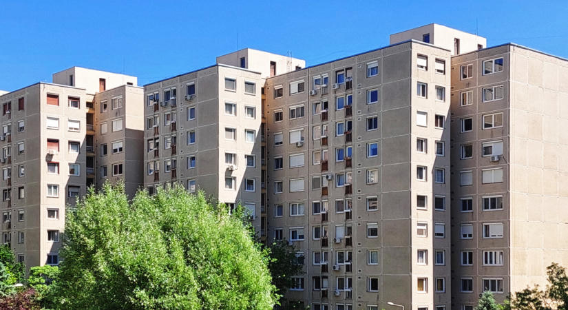 A panellakás lett az idei év legnagyobb vesztese: mutatjuk, mennyivel csökkentek év eleje óta az árak