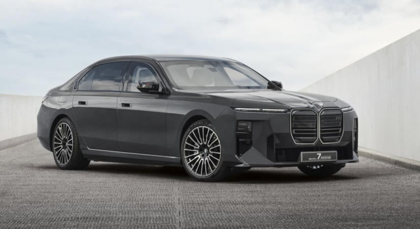 Golyóálló 7-es BMW, nagyon fontos embereknek