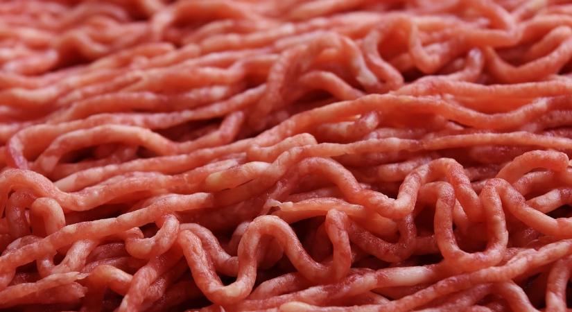 Elborzasztó: az osztrákok laborhúst akarnak a tányérjukra