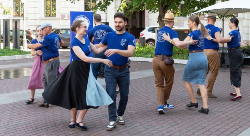 Egy kis időre bárkiből lehetett festőművész vagy táncos (galéria)
