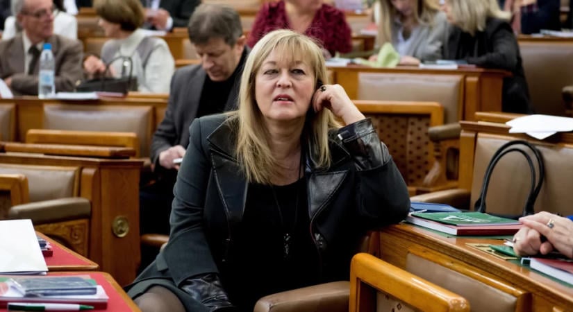 Magyar Péter nem szólíthatja Marisnak a 72 éves Schmidt Máriát