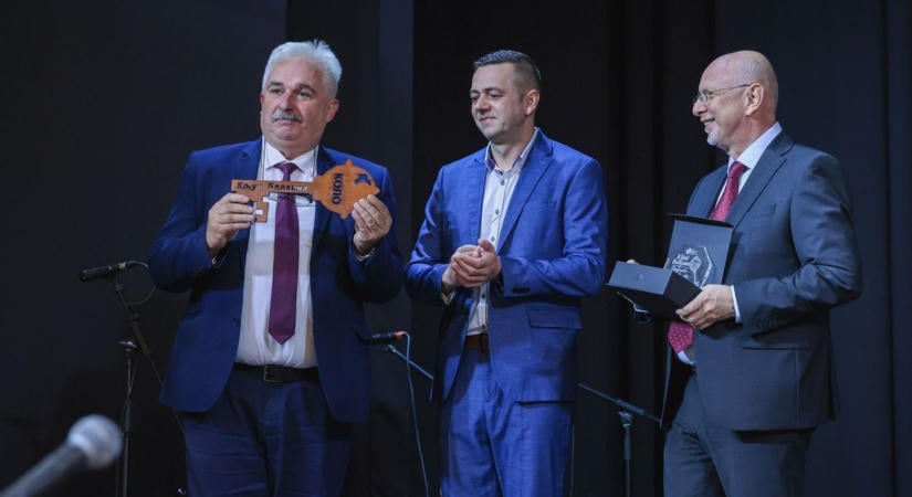 Újvidékről Szabadkára vándorolt a Balkán Kulcsa, Mórahalmon ünnepelték az átadást  fotók