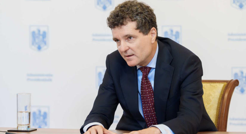Nicușor Dan kihirdette a feddhetetlenségi törvényt, de van egy kérése