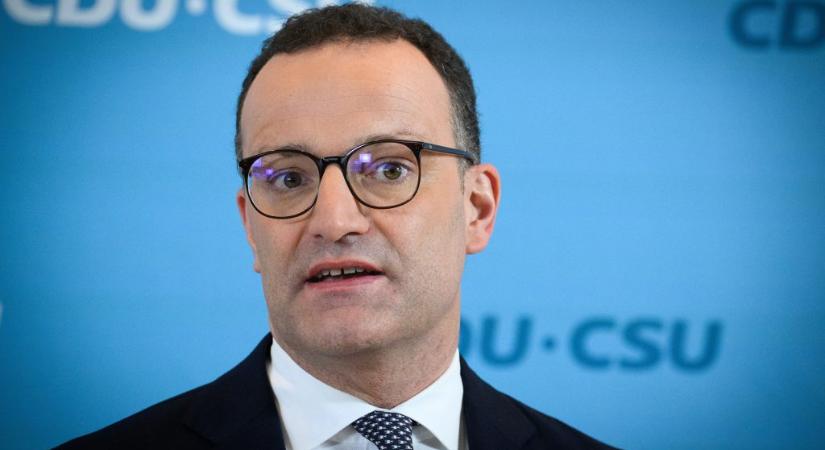 Lemondott a német konzervatívok frakcióvezetője, miután béranya segítségével született gyermeke