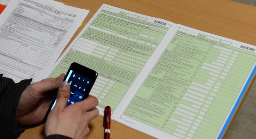 Augusztusban örülhetnek a nyugdíjasok – megkapják gyermekeik adófelajánlását