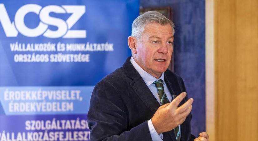 Intő jelek jöttek a magyar gazdaságból, a kormány válaszaira várnak a cégek