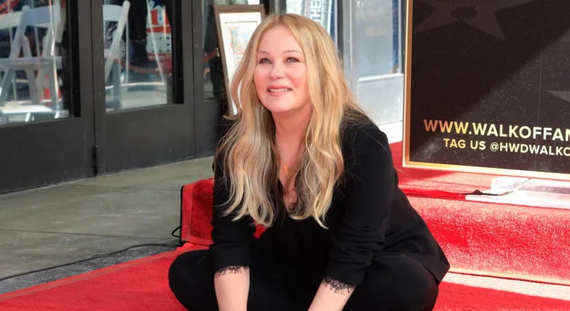 Eszméletvesztések, mellrák és kerekesszék: tragédiák sora kíséri Christina Applegate mindennapjait