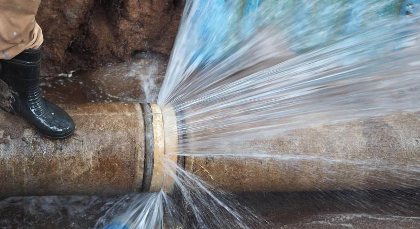 Csőtörés miatt drasztikus lépésre kényszerülnek Székesfehérváron