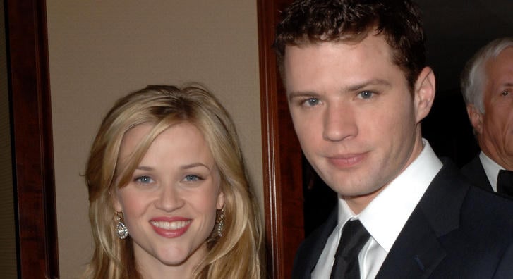 Nem káprázik a szemünk, Reese Witherspoon és Ryan Phillippe fia épp úgy néz ki, mint apja az ő korában