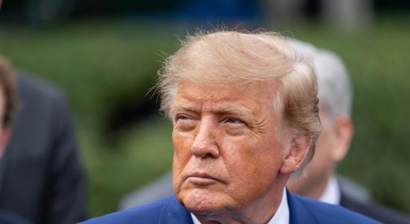 Donald Trump megfenyegette Franciaországot, majd Németország megszűnéséről beszélt