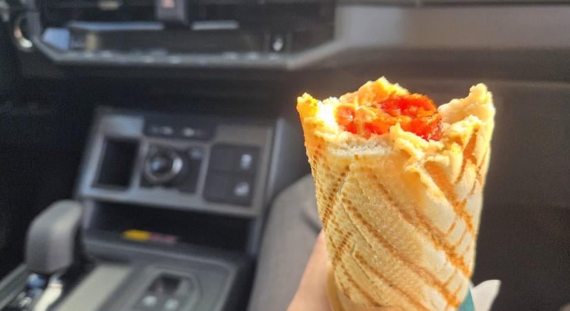 Fél perc alatt fizetném a benzinem, ehelyett a hot dogodra várok