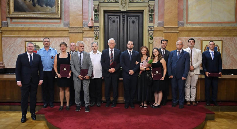Átadták Eger városi kitüntetéseit – díszpolgári címet kapott Gárdonyi Géza dédunokája