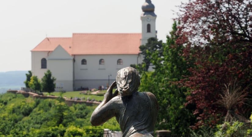 Babakocsis túrával fedezhetjük fel Tihany legszebb helyeit (fotók)