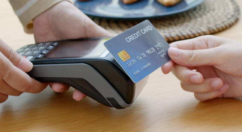 Már többször vásárolunk az interneten bankkártyával külföldön, mint itthon