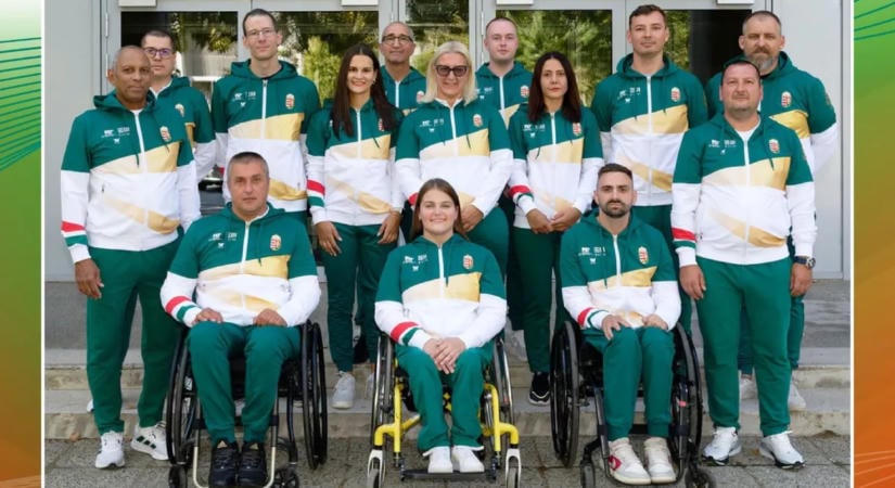 Ezüstérmes lett a magyar vegyes tőrcsapat a paravívó Eb-n
