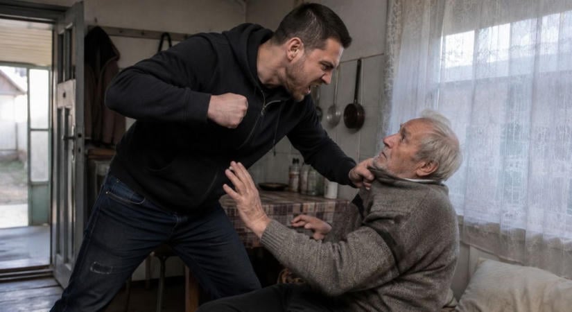 Brutális támadás egy pécsi buszmegállóban: életveszélyesen megvert egy idős férfit, majd elmenekült