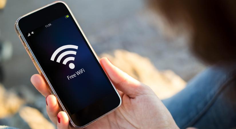 A kormány másfélmillió diáknak ad wifi-hozzáférést