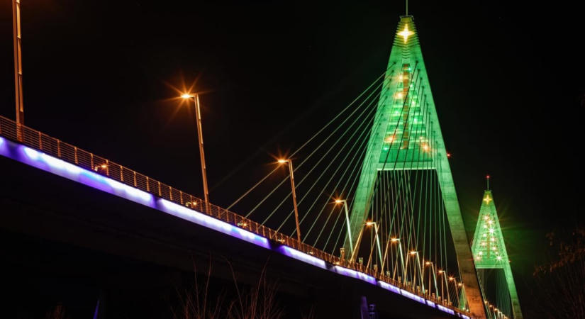 Lekapcsolják a hidak díszkivilágítását is