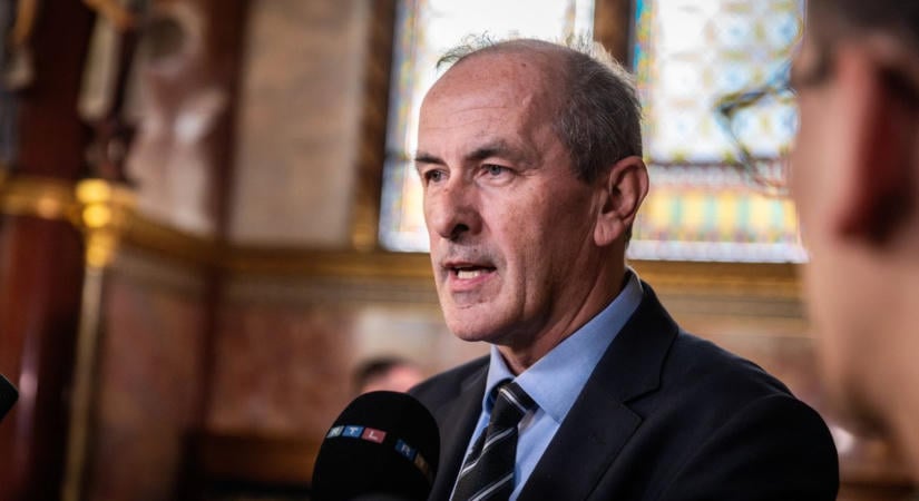 Hegedűs Zsolt reagált arra, hogy Baka András visszadobta a kötelező orvosi kamarai tagságot visszaállító törvénymódosítást