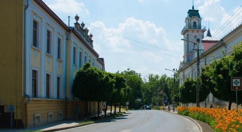 „Nagyon fáj a szívem” – megszólalt a lemondott tamási kuratóriumi elnök az NKA-ügy után