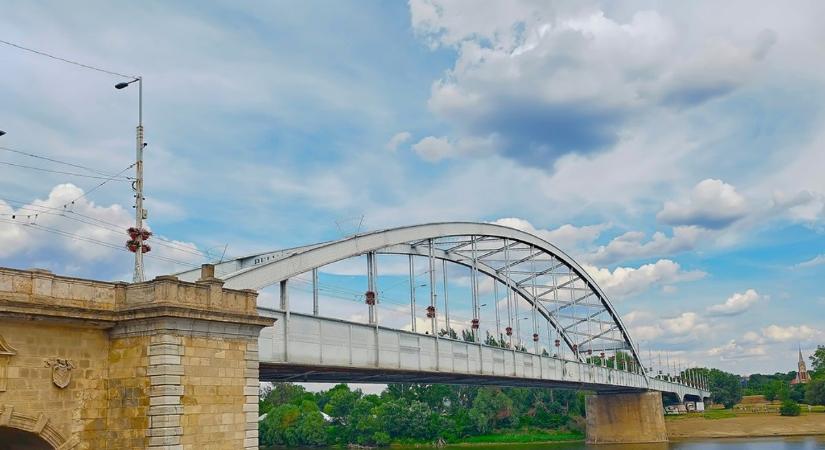 Napos vagy esős lesz a vasárnap Csongrád-Csanád vármegyében?