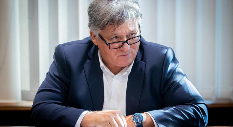 Kiszállt a felcsúti focicsapat mögül Szíjj László cége