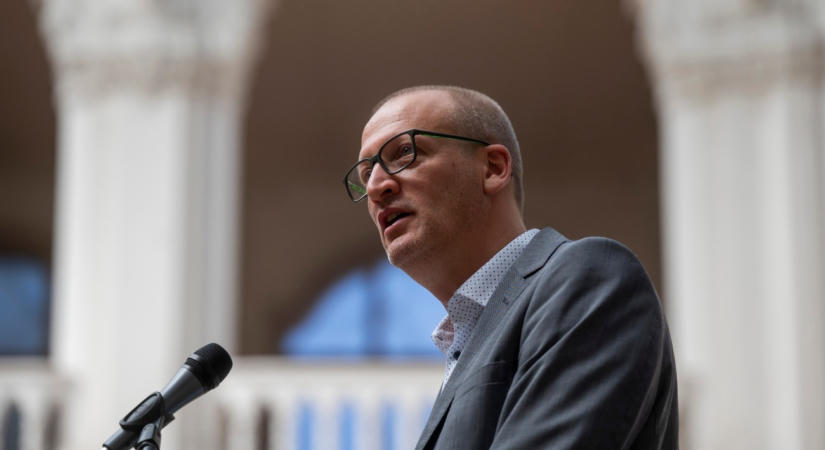 „Fura urak” és felszabadulás – Tarr Zoltán állami és miniszteri díjakat adott át