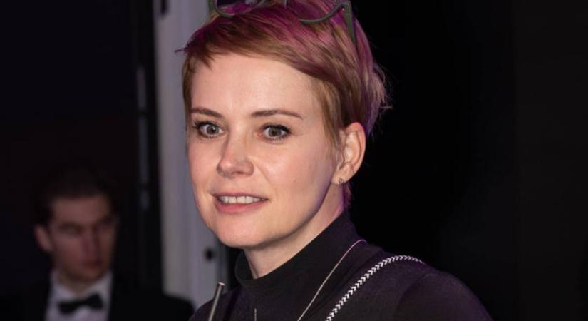 Osvárt Andrea másfél éves kislánya göndör hajasbaba: Luna fürtös hajáért rajong a net