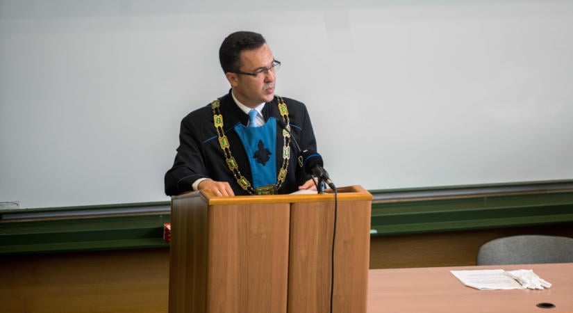 Döntött a pécsi egyetem: megszűnik a doktori iskola, a kancellári rendszer is változhat