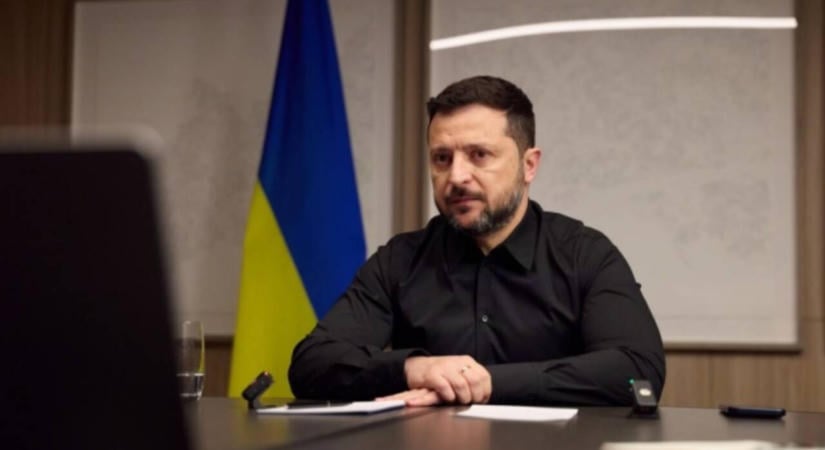 Zelenszkij: Hat-nyolcszoros orosz túlerő mellett is erősek az ukrán frontállások