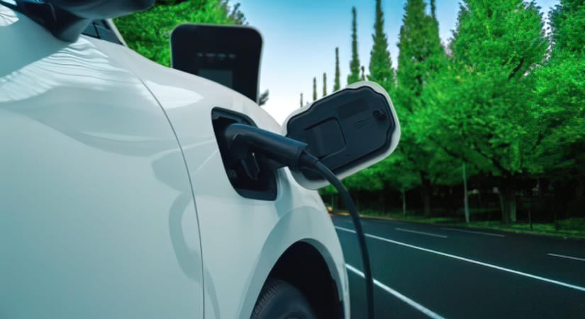 Mérséklődik a Tesla dominanciája: rohamtempóban zárkóznak fel a kihívók az elektromosautó-piacon