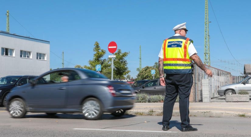 Roadpol-akció: ennyibe kerülhet a szabálytalanság – ilyen csekkeket állítanak ki a rendőrök az autósoknak – videó