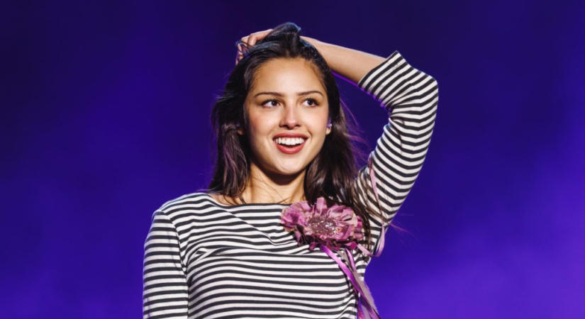 Szó szerint leolvadt a ruha Olivia Rodrigo testéről legutóbbi koncertjén