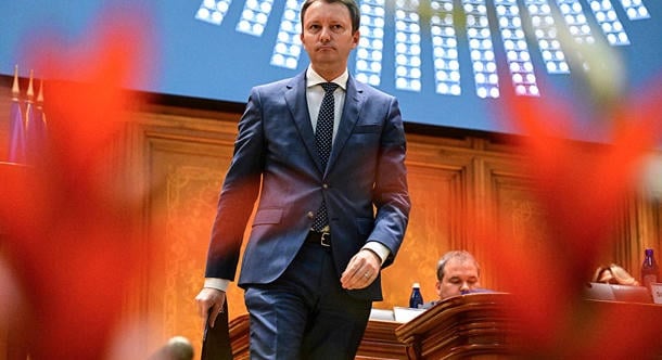 Elutasította a román parlament a Muresan-kormány beiktatását