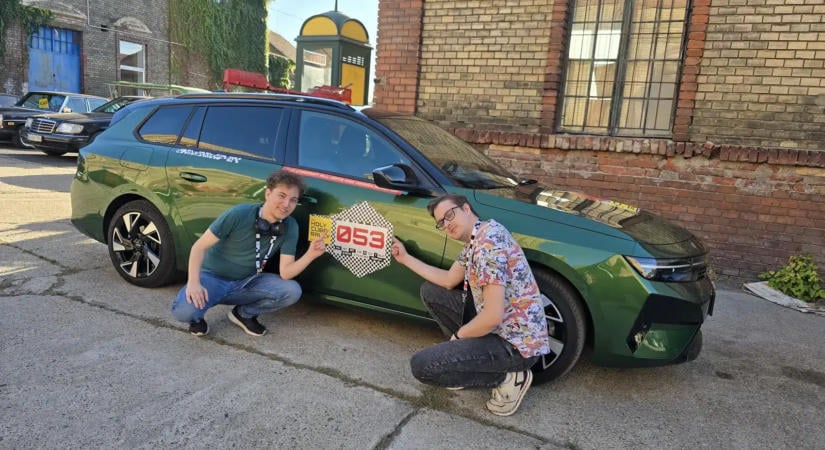 Szent kaland indult Kőbányáról: Képeken a Holy Cube Rally első napja, a Motorsportol.hu szemszögéből