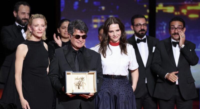 Hazáját kritizáló rendező, Dzsafar Panahi nyert Cannes-ban