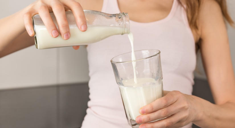 Visszahívás az egyik legnagyobb áruházláncnál: ha ilyen tejet vettél, semmiképp se idd meg!