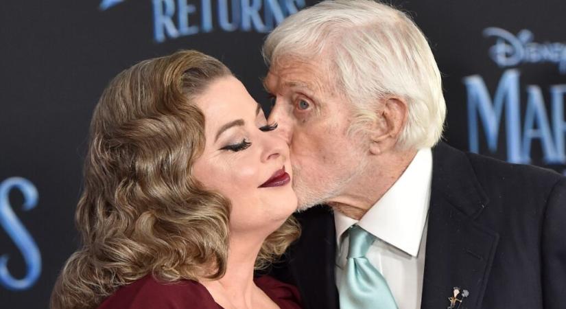 51 éves felesége tartja fiatalon a 97 éves Dick Van Dyke-ot