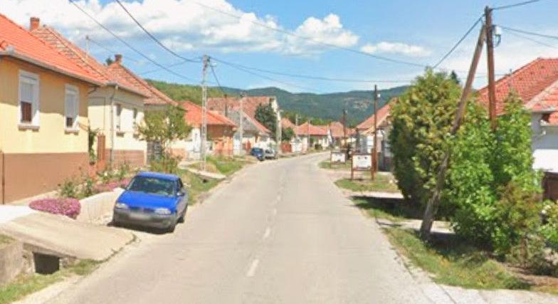 Parkoló autónak ütközött Cserépfaluban
