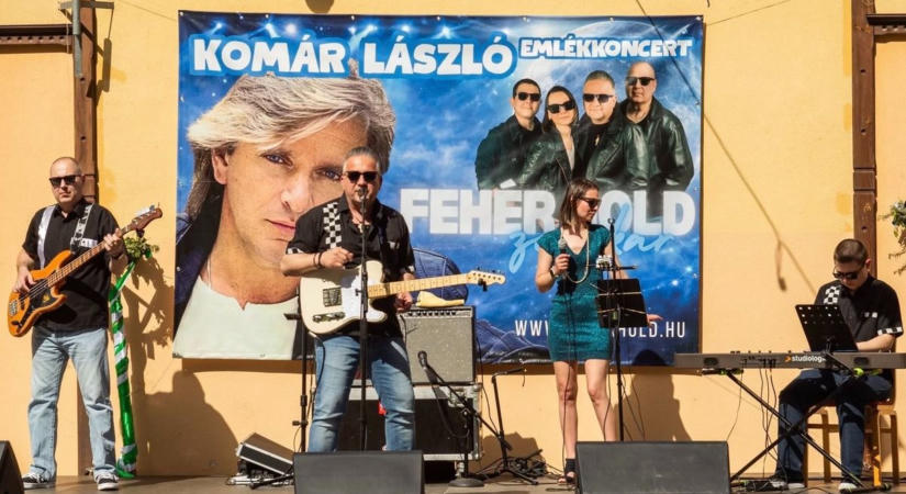 Valami készül Rácalmáson, amihez Elvisnek is köze van