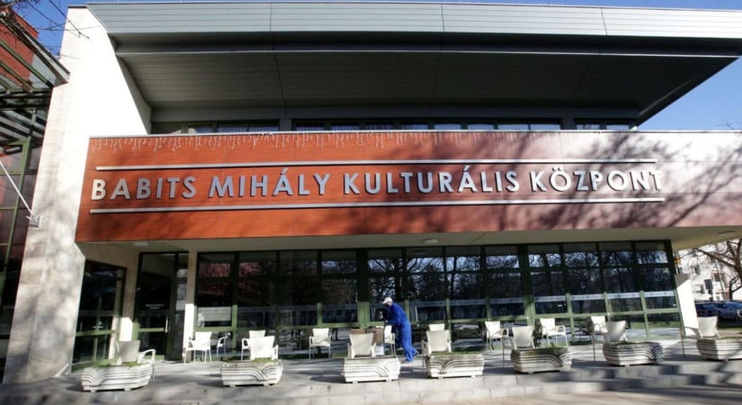 Két ünnepi műsorral is várják a szekszárdi szépkorúakat - Íme az ingyenes program!