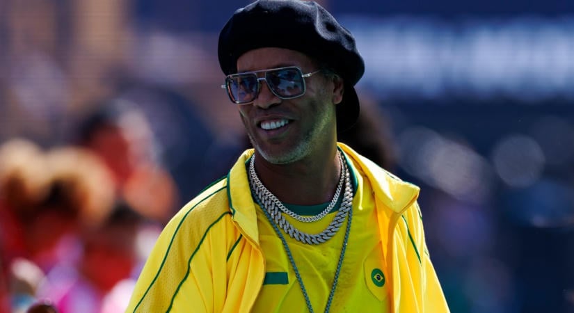 Itt a nagy bejelentés: tizenegy év után az olasz harmadosztályban fog varázsolni Ronaldinho