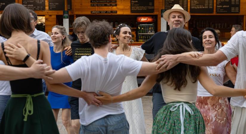 Kertmozi Pécsen, táncház a Kobuciban, Keep Floyding-koncert a csillagos ég alatt – Programajánló