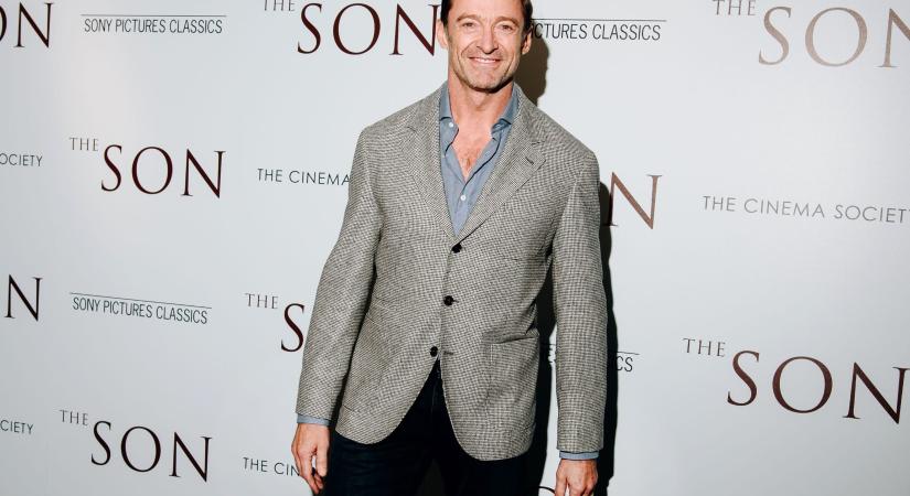 Hugh Jackman bőrrákja miatt két biopszián esett át, kötéssel az orrán jelentkezett be