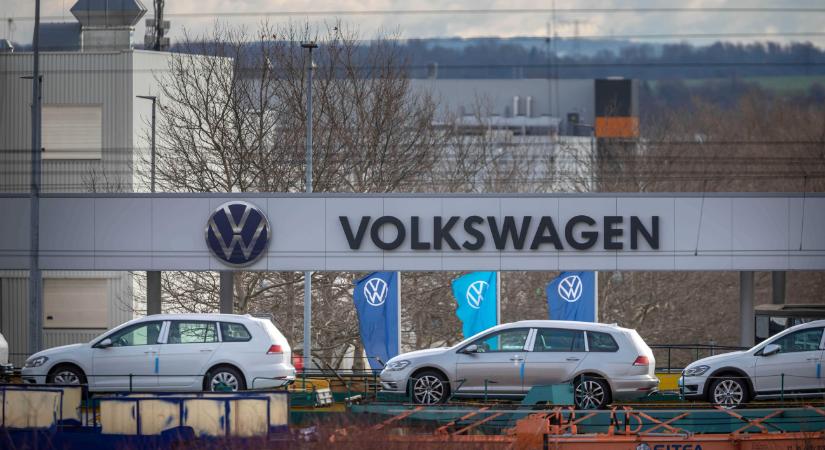 Uniformizált autók, kevesebb modell, 100 ezres elbocsátás – így élhet túl a Volkswagen?