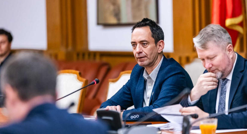 Csoma Botond az USR-képviselő magyar nyelvű vádjáról: képmutatás és kettős mérce